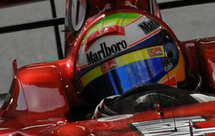 Felipe Massa closes on Lewis Hamilton in Spain