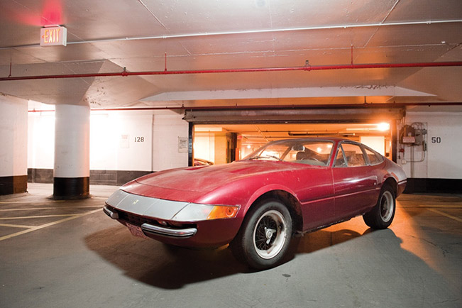 1971 Ferrari 365 GTB-4 Daytona Front Angle